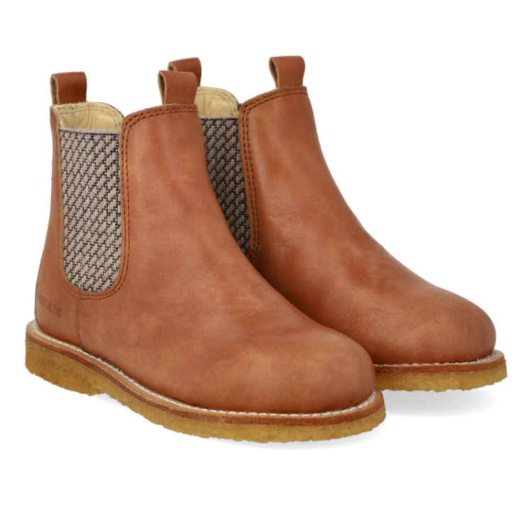 classic Chelsea boot tan check elast