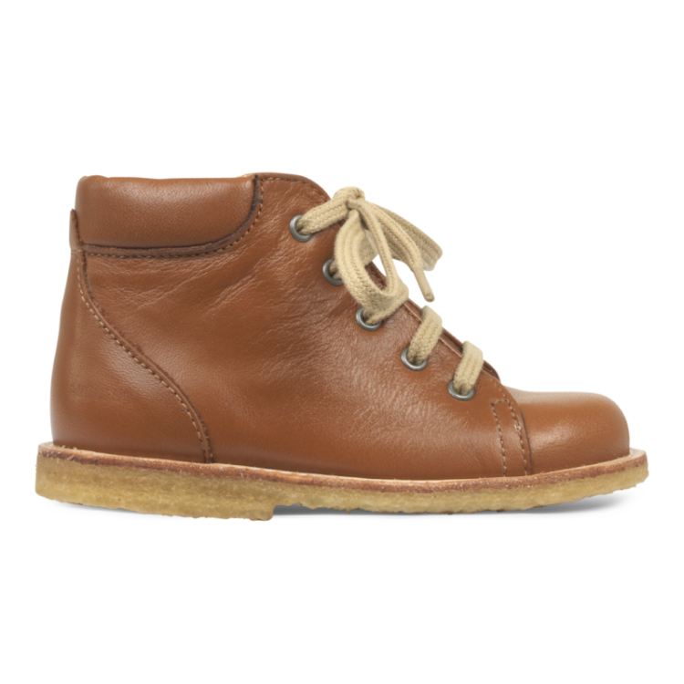 classic lace-up shoe cognac 