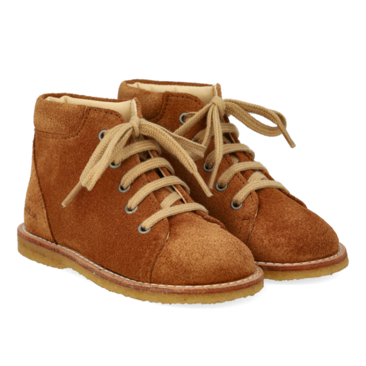 classic lace-up shoe cognac 2