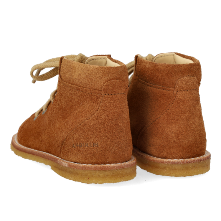 classic lace-up shoe cognac 2