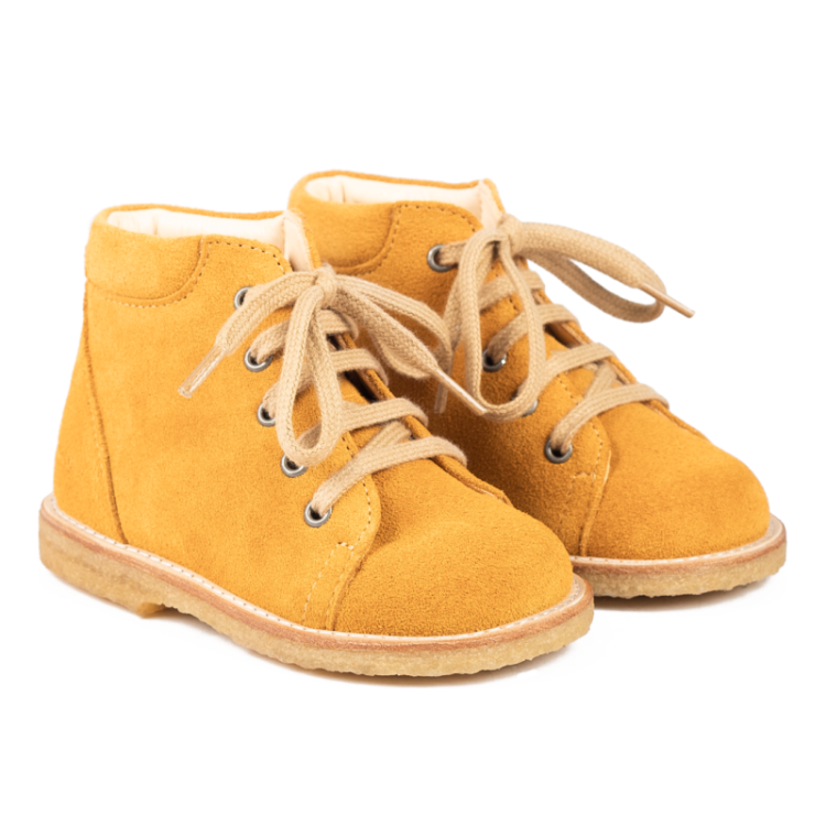 classic lace-up shoe sun yellow