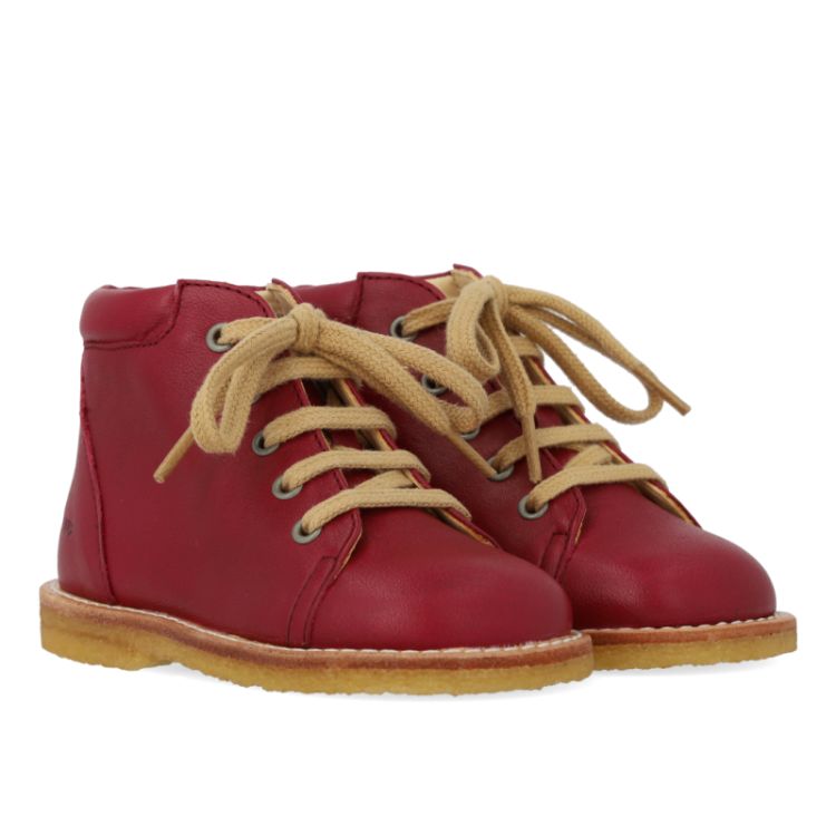 classic lace-up shoe berry