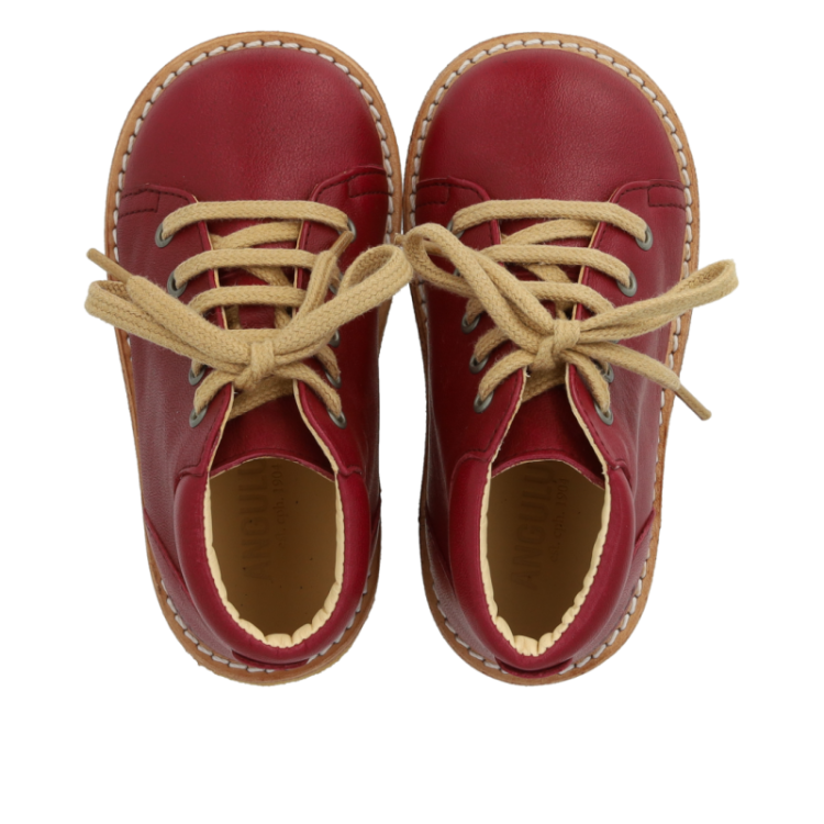 classic lace-up shoe berry