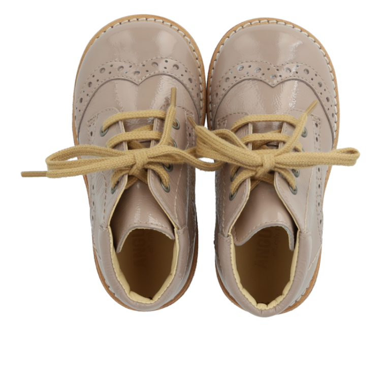 classic lace-up shoe w brouges dusty almond