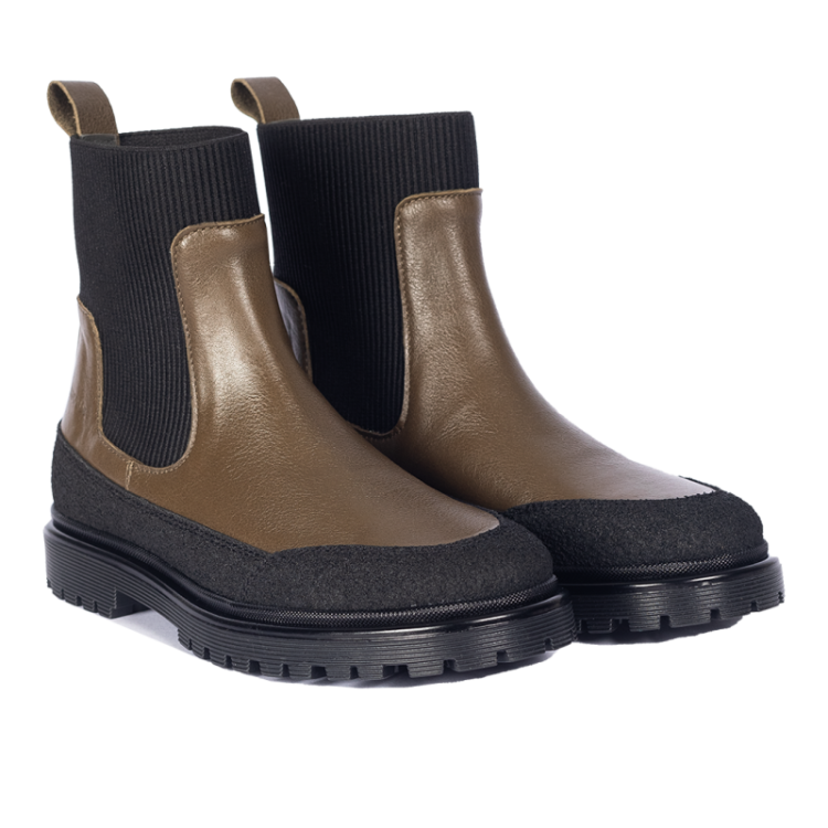chelsea boot with track sole black forrest