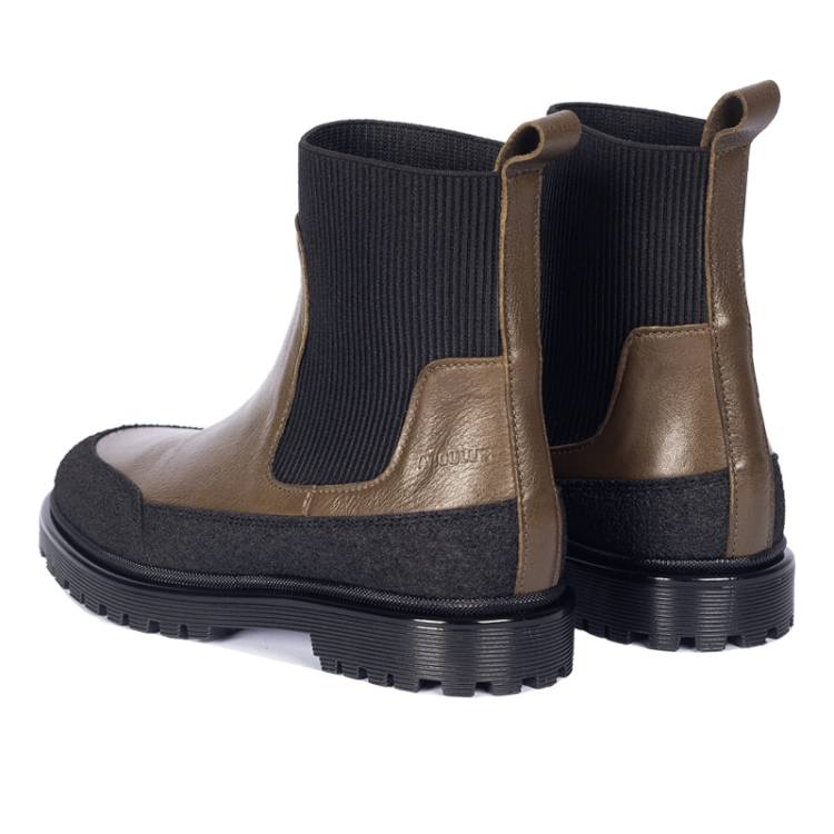 chelsea boot with track sole black forrest