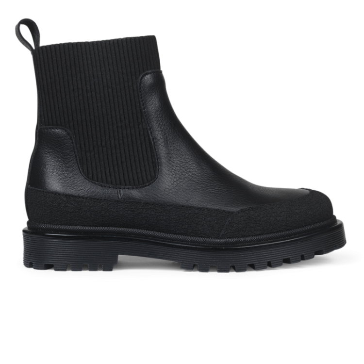 chelsea boot with track sole black