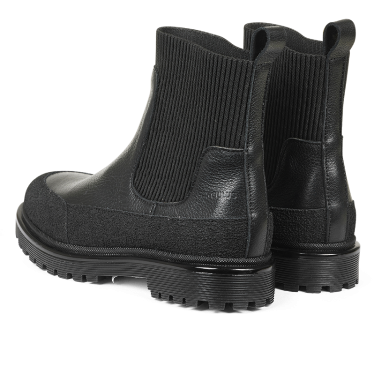 chelsea boot with track sole black