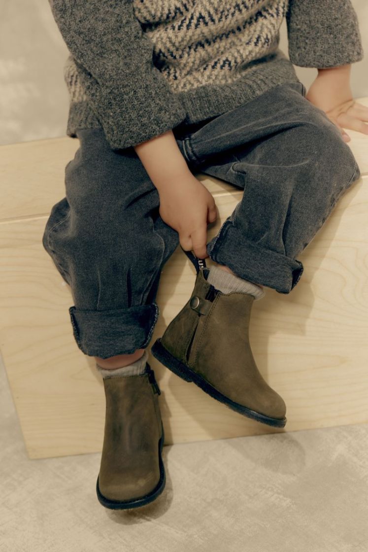 chelsea boot with logo tape dark olive 