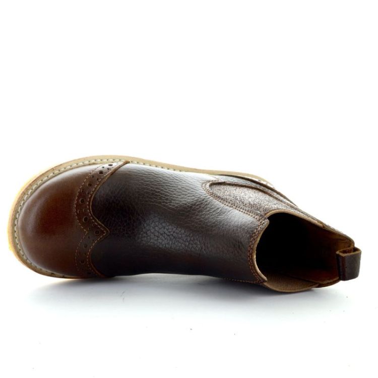 chelsea boot with brogue cognac 