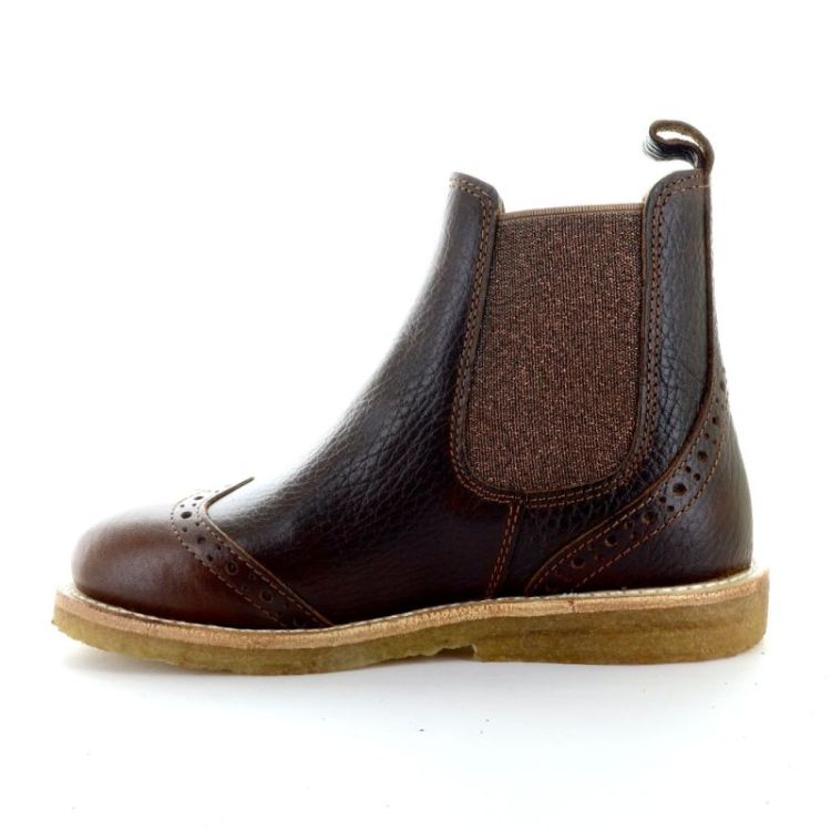 chelsea boot with brogue cognac 