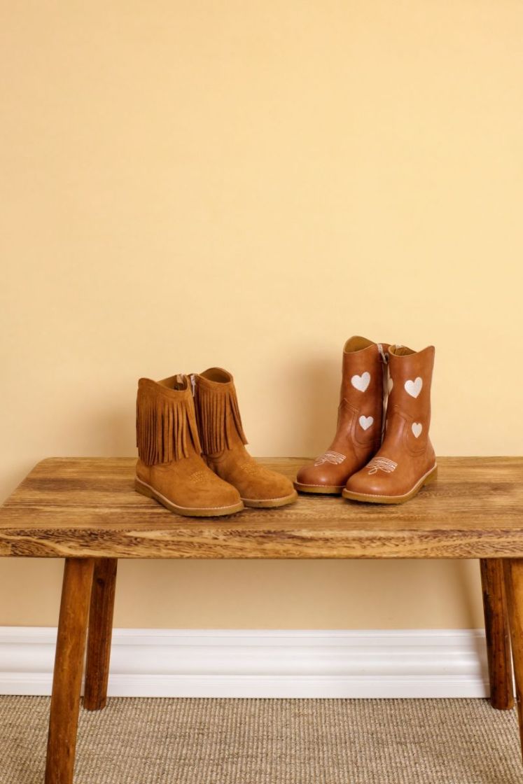 boot with fringes cognax